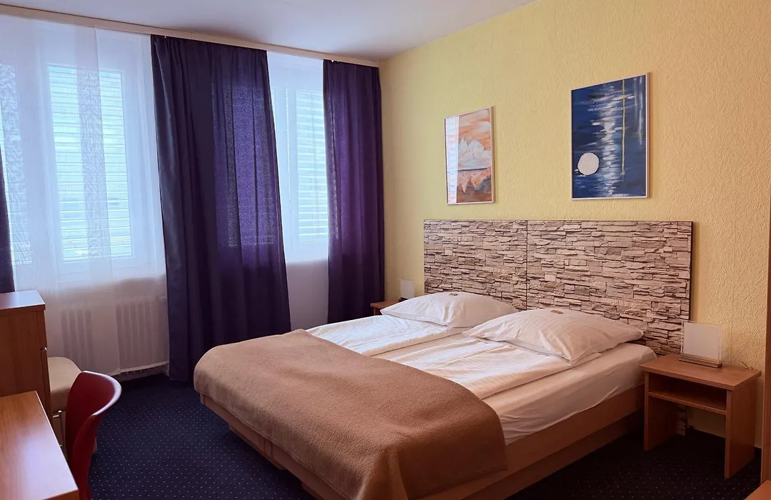 Hotel Stadt Hamburg Am Fluss Saarbruecken By Klassen Stay-1