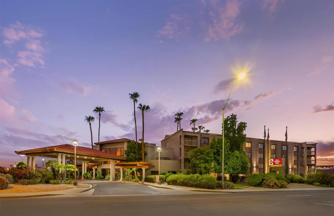 Best Western Plus Scottsdale Thunderbird Suites-1