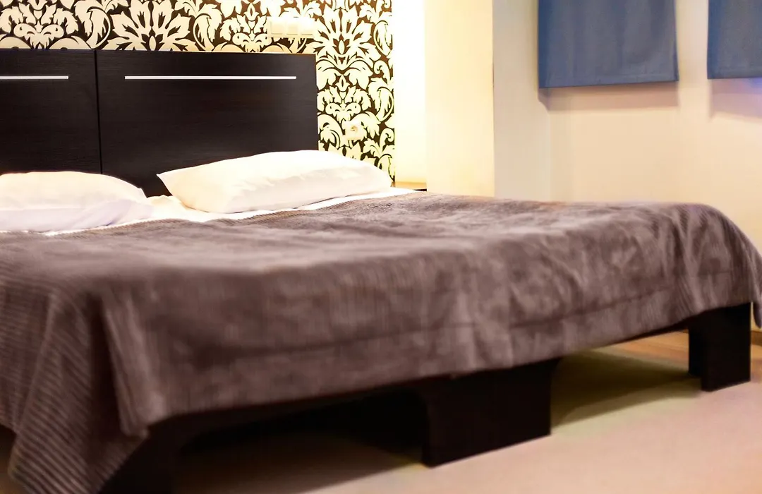 Hotton Hotel-1