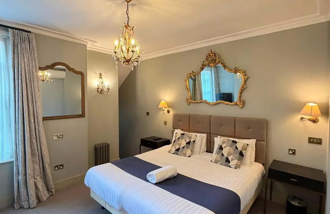 Fielding Hotel-1
