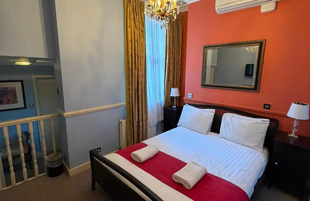 Fielding Hotel-1