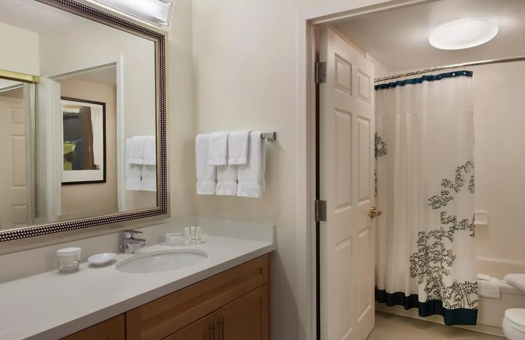 Cambridge Suites Mississauga-1