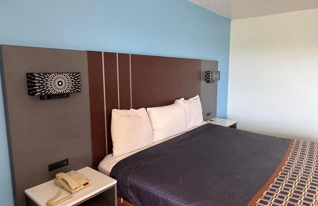 Villa West Inn-1