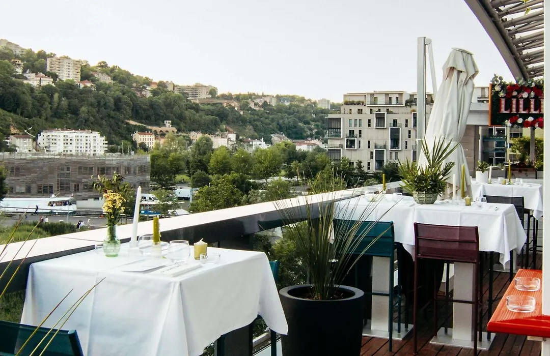 Novotel Lyon Confluence-1