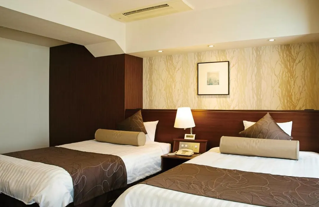 Hotel Plaza Osaka-1
