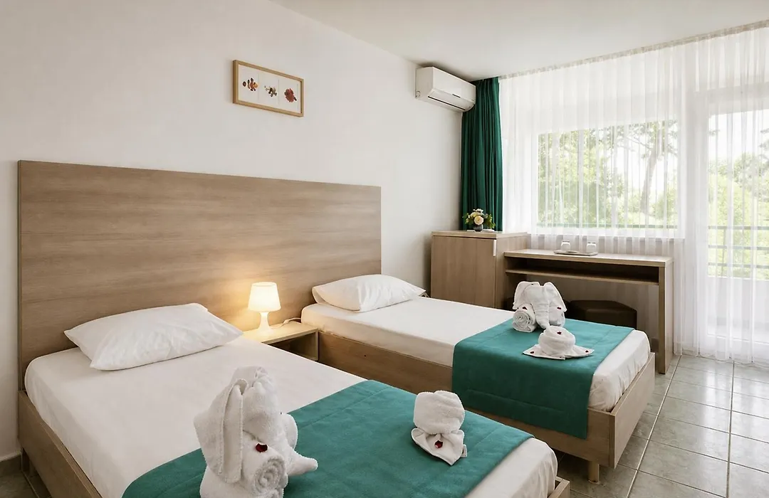 Hotel Favorit-1