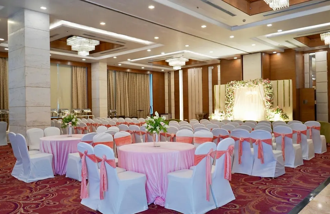 Golden Tulip Lucknow-1