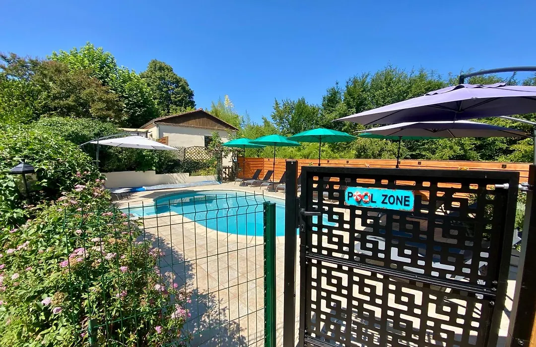Domaine Ô Clair de Lune - Chambres d'Hôtes et Gîtes à Sarlat - Accès Cité Médiévale 5 minutes à pied - Parking - SPA&Massages en option - Piscine de saison-1