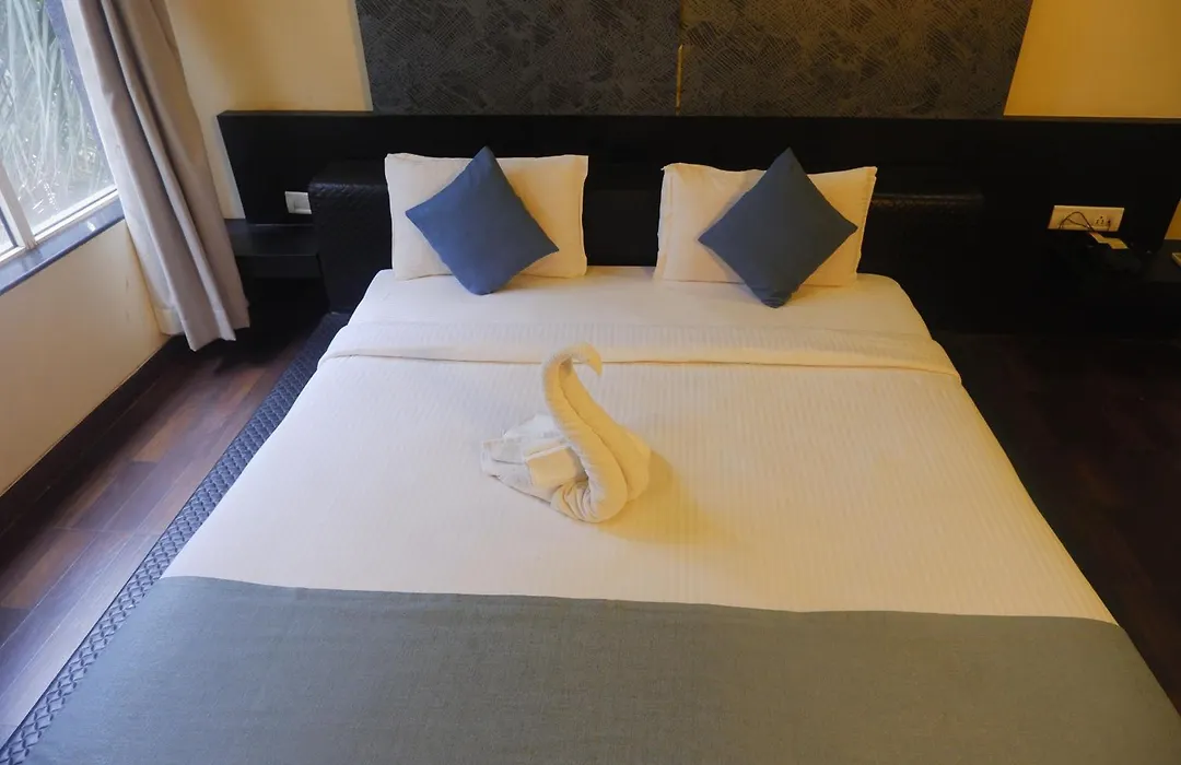 Hotel Sai Miracle-1
