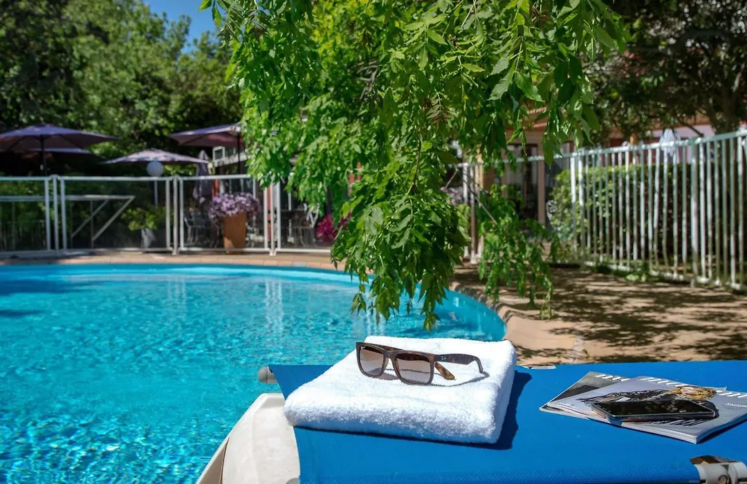 Ibis Brignoles Provence Verte-1