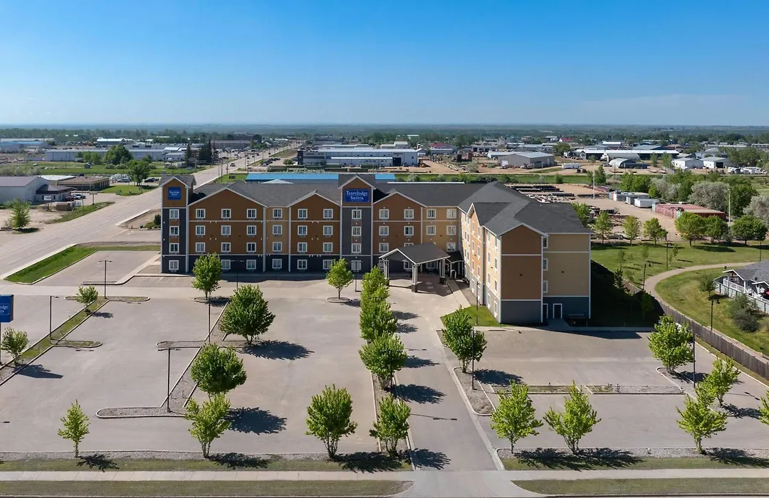 Travelodge Suites By Wyndham Estevan-1