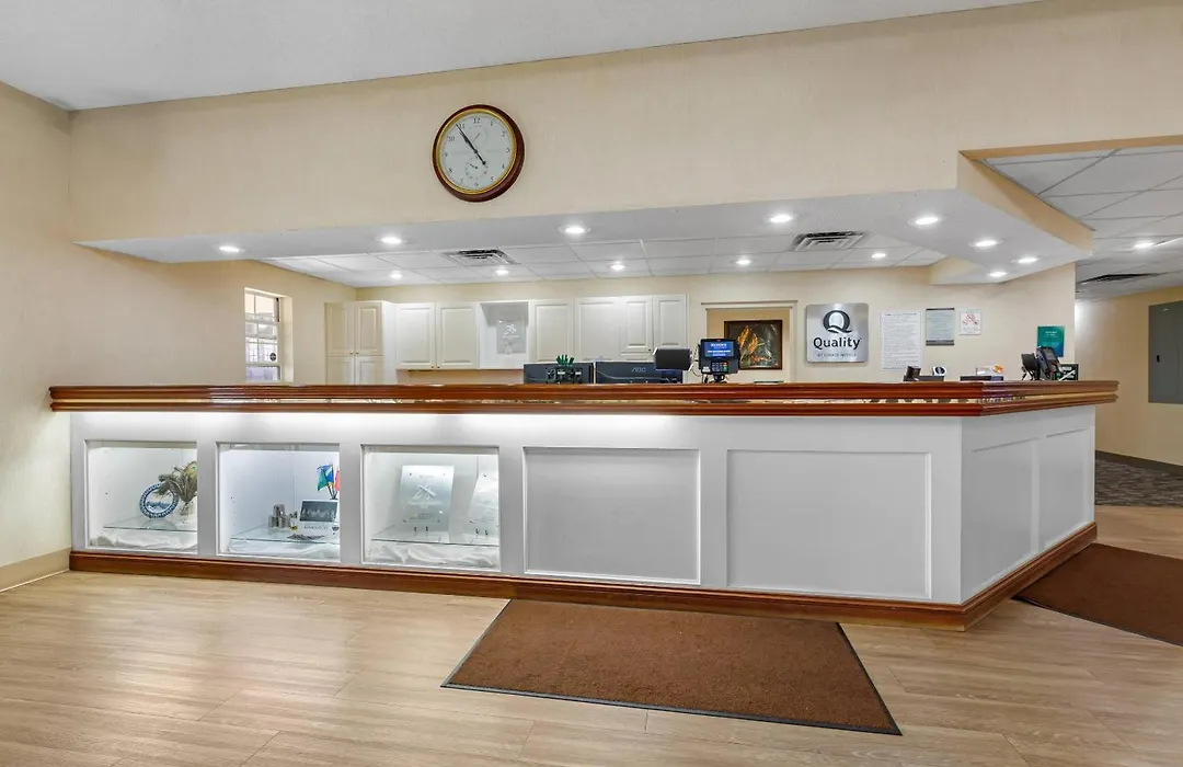 Quality Inn & Suites Bellville - Mansfield-1