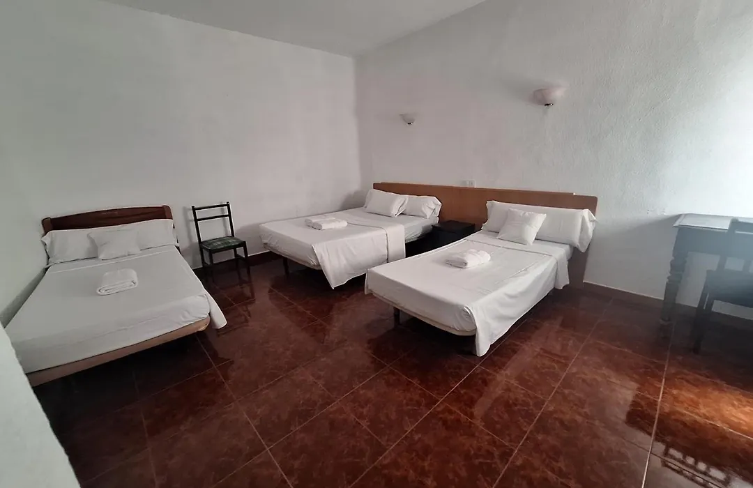 Hostal Alonso No Limit Madrid-1