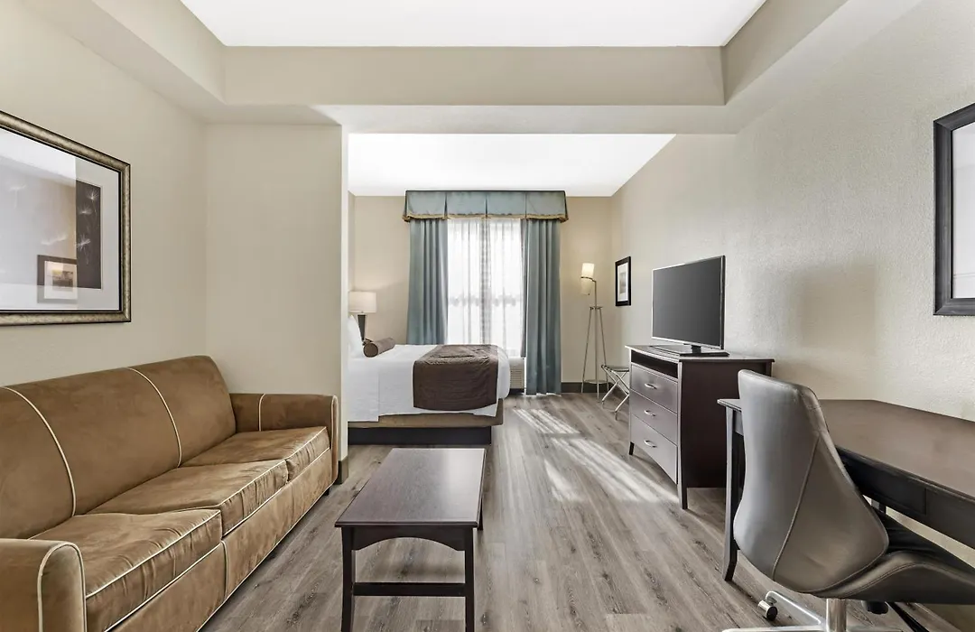 Best Western Plus Chain Of Lakes Inn & Suites-1