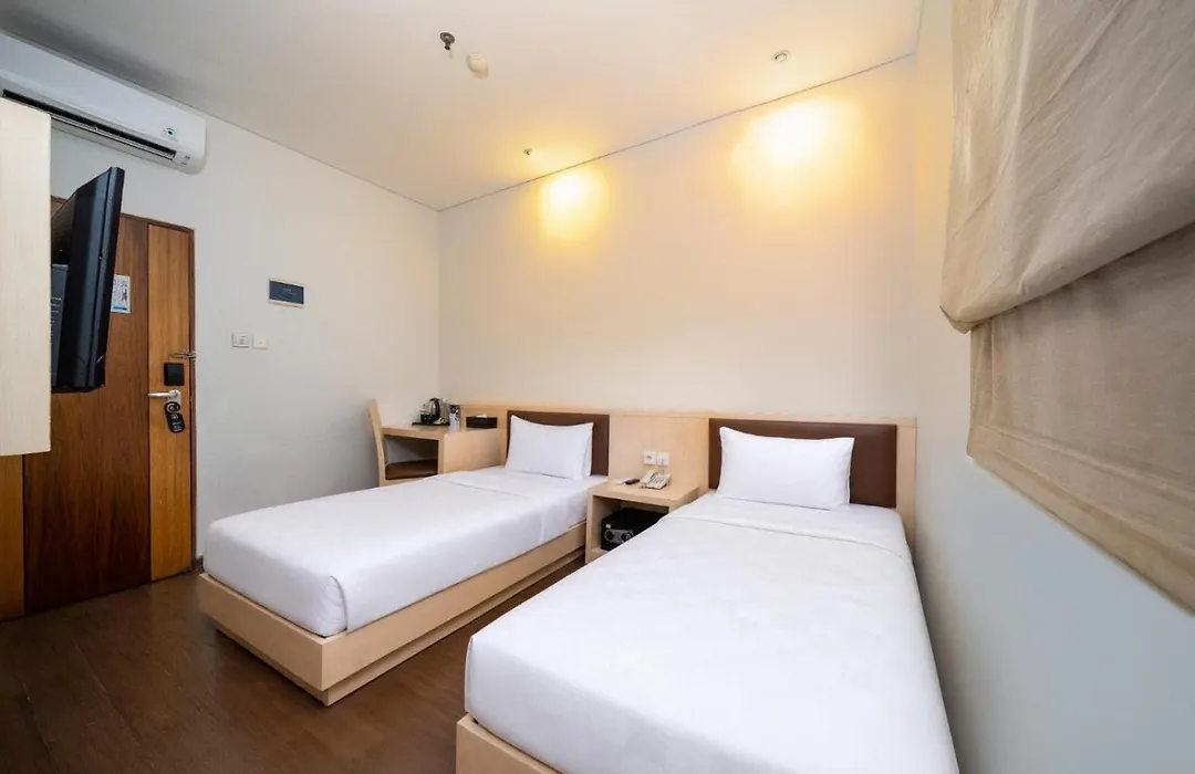 Hotel 88 Mangga Besar 62 - Best Breakfast - Near By Ancol And Government Center-1