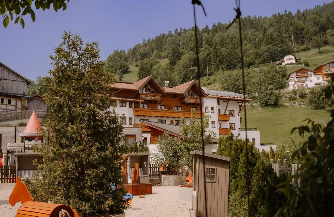 Kinderhotel Laderhof-1
