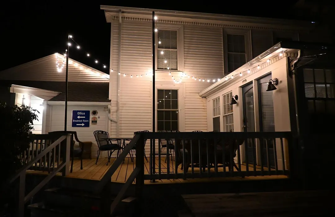 Yardarm Motel-1