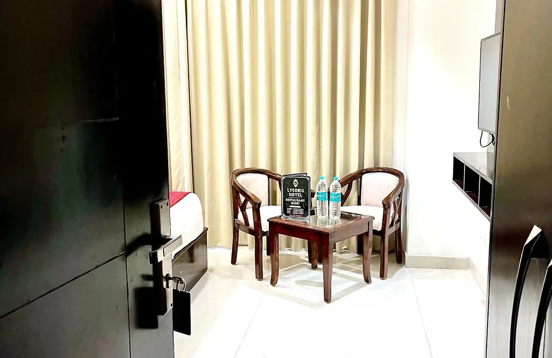 Hotel Lycoris Zirakpur Chandigarh !! Main Highway Hotel ! Lift ! Large Parking ! Premium Ac Rooms ! Traveler Choice-1