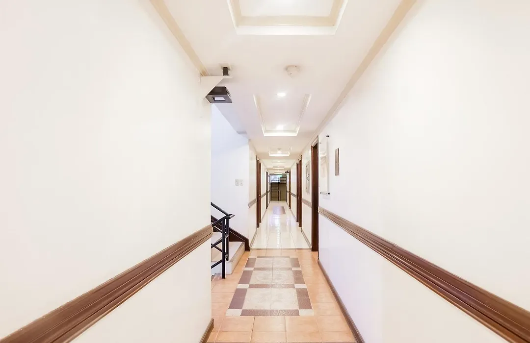 Super Oyo 406 Royale Parc Inn & Suites-1