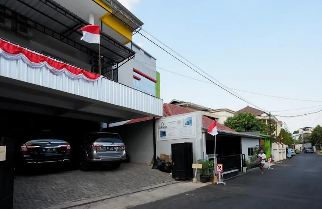 Reddoorz Near Plaza Simpang Lima-1
