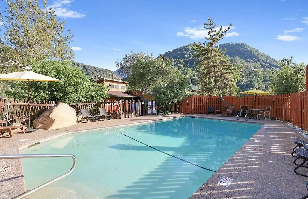 Buckeye Tree Lodge-1