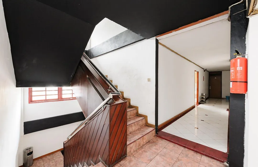 Reddoorz Plus Near Rscm Jakarta-1