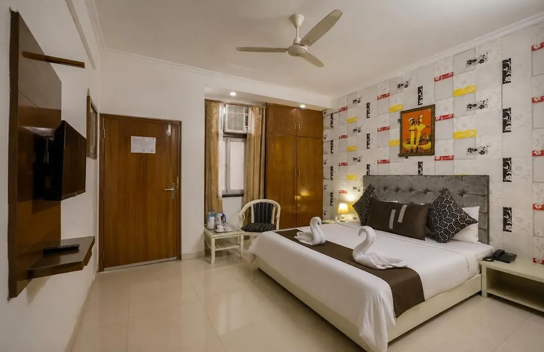 Hotel Silver Leaf, Noida-1