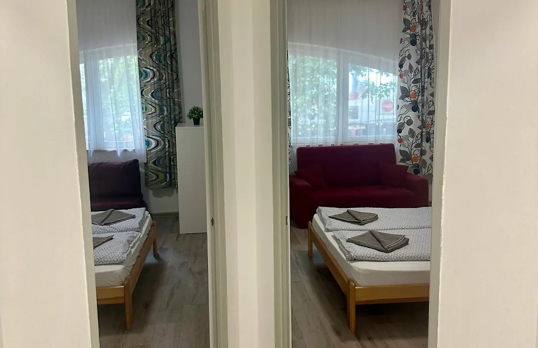 Hullam Rooms Siofok-1