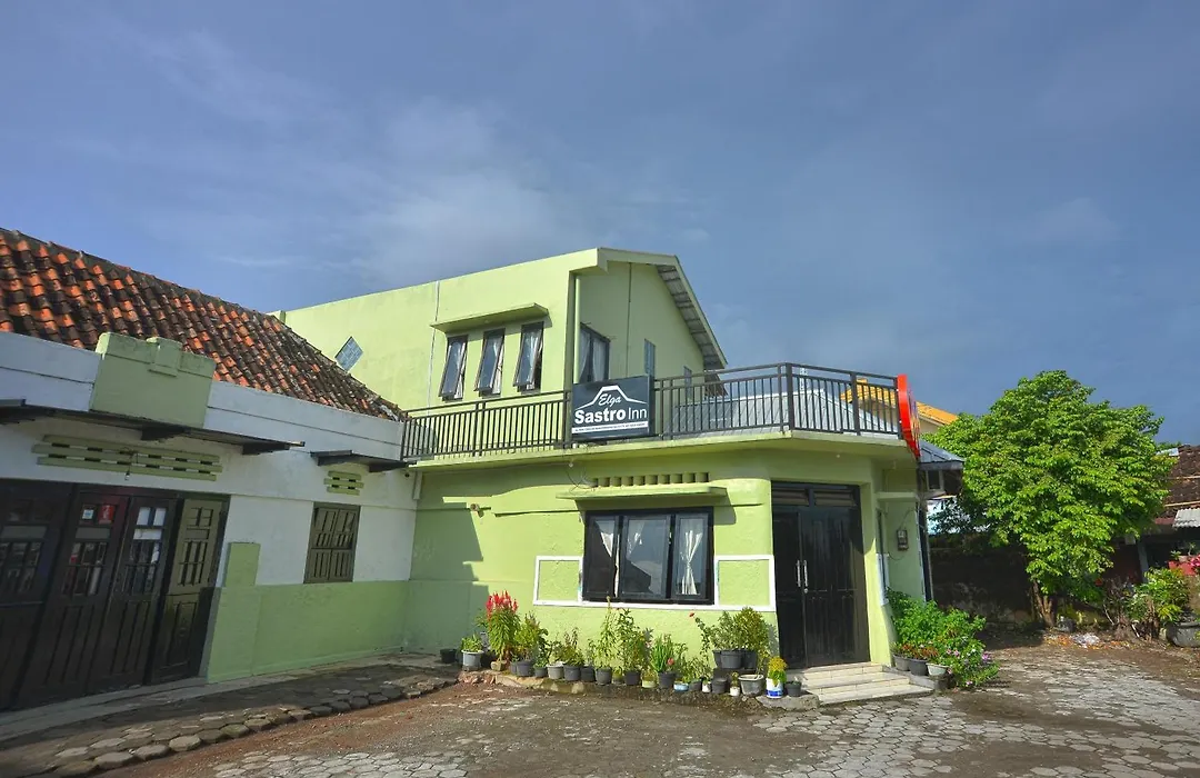 RedDoorz Syariah At Elga Sastro Inn Malioboro-1