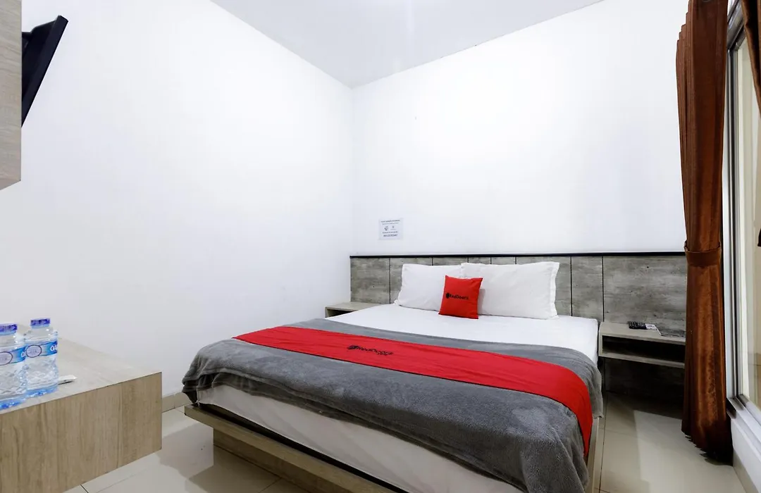 Reddoorz Premium @ Ampera Raya 2-1