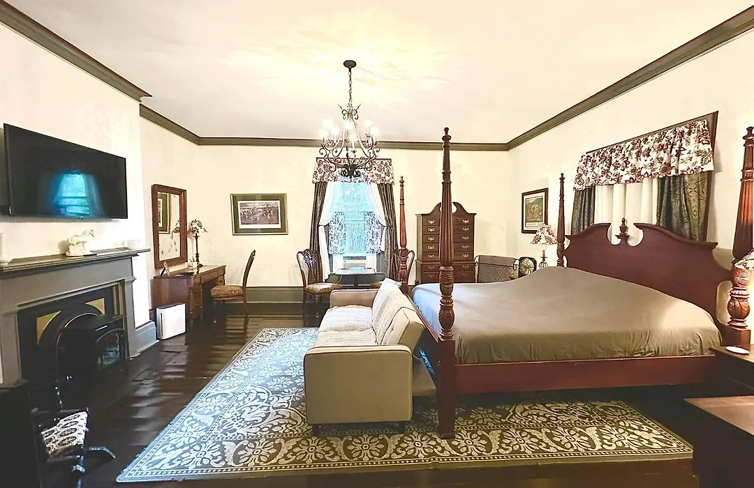 Belmont Inn-1