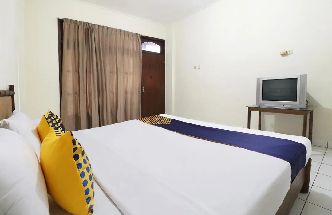 Spot On 2426 Hotel Aget Jaya II-1