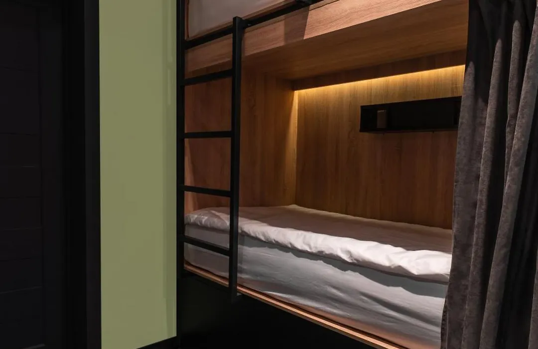 Globe Runner Rooms & Dorms-1