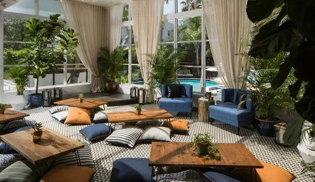 Hotel Rendale Miami Beach-1
