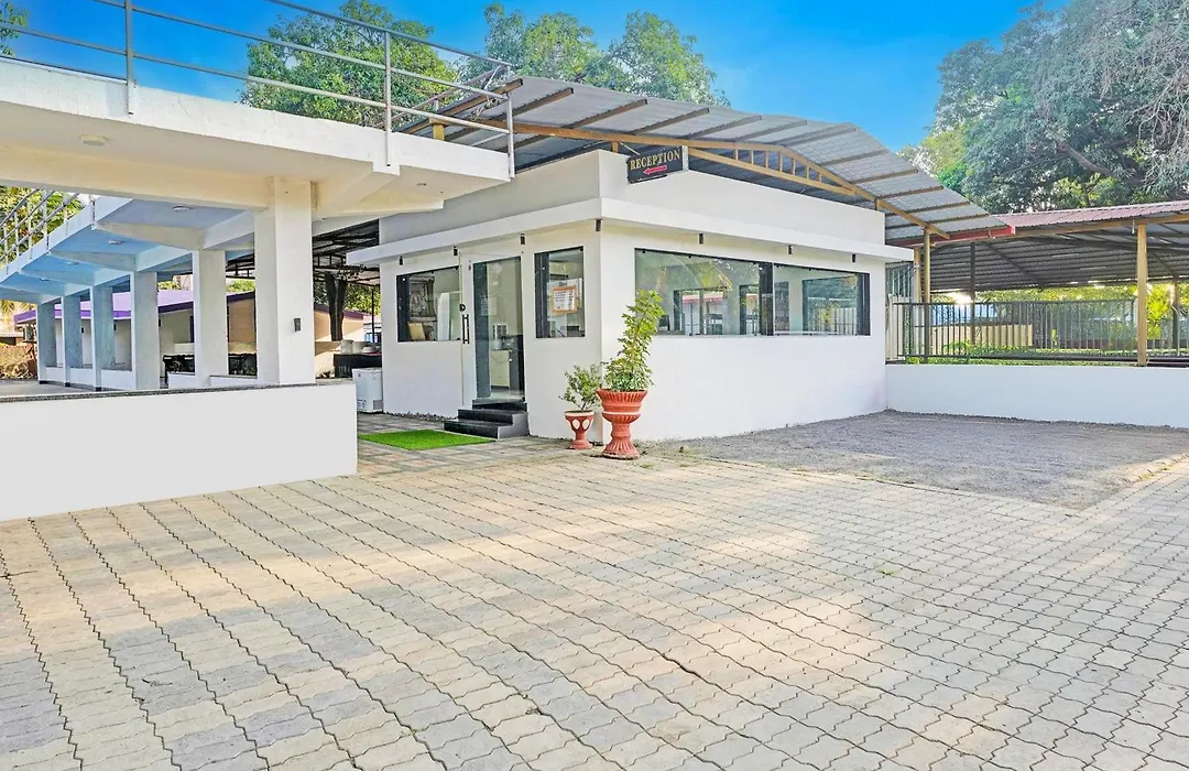 Hotel O Summer House-1