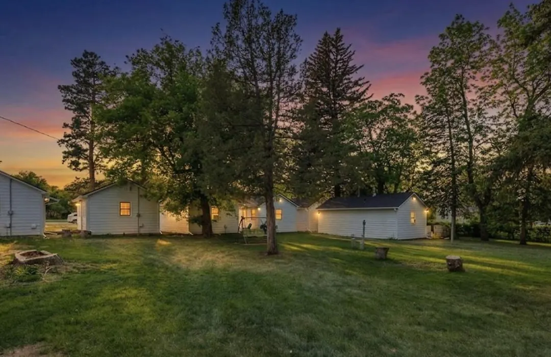 Spearfish Cottages-1