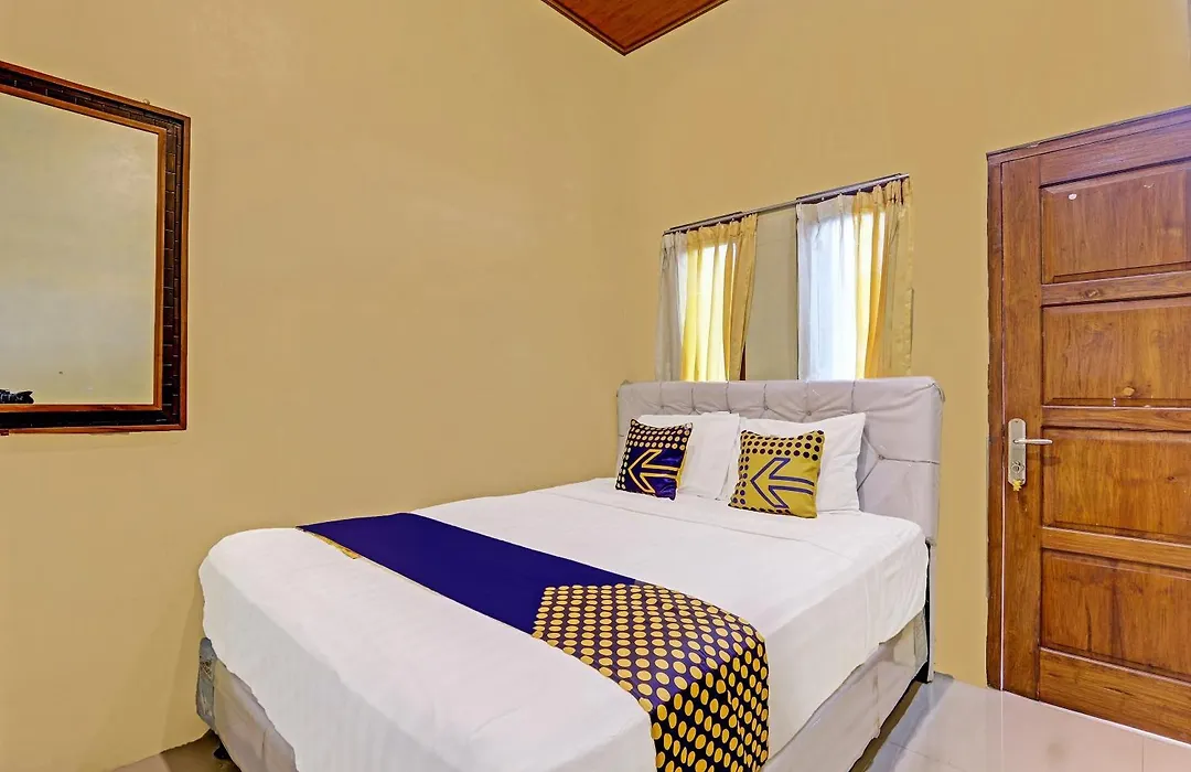 Spot On 91337 Pandu Homestay Klaten-1