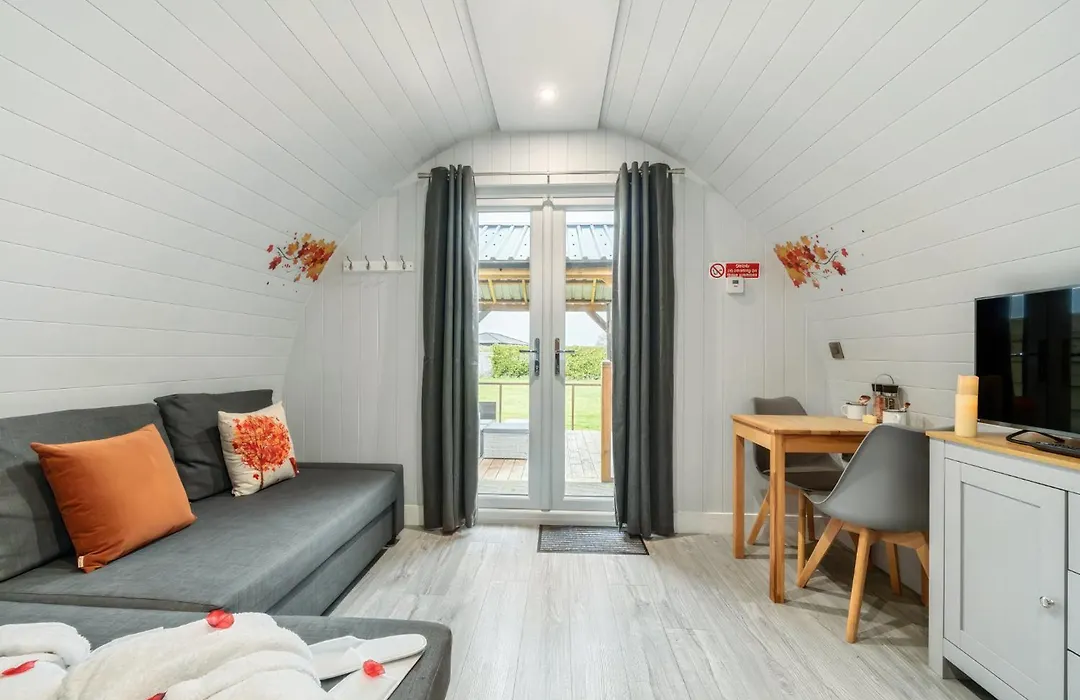 Bowbrook Lodges-1