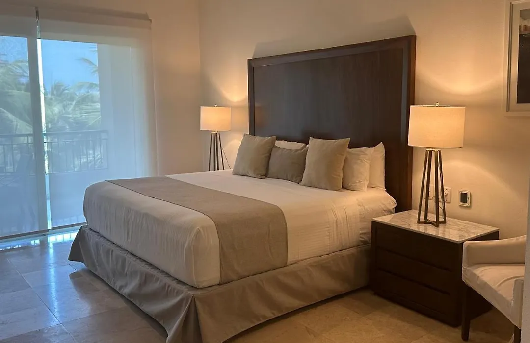 2 Bed 2 Bath, Plus One Den At Playa Royale Condo 3508, Free Wifi-1