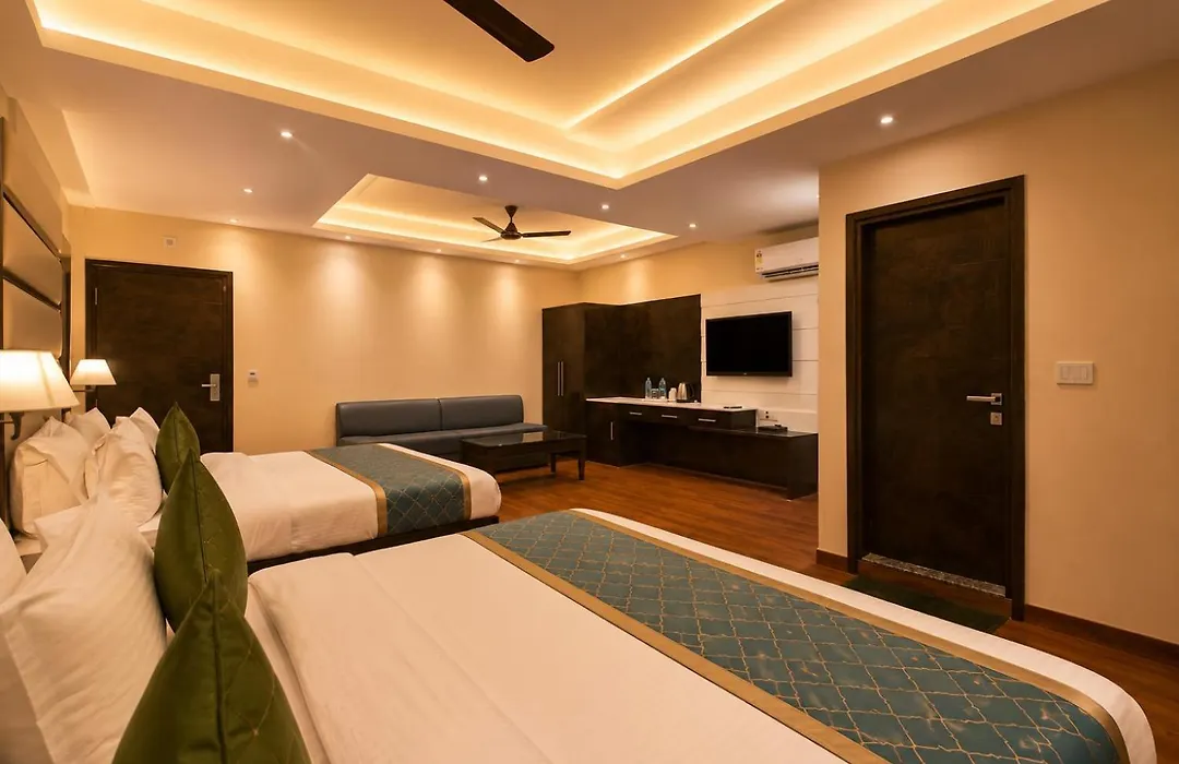 Hotel Geet Deluxe Near Connaught Place And New Delhi Railway Station-1