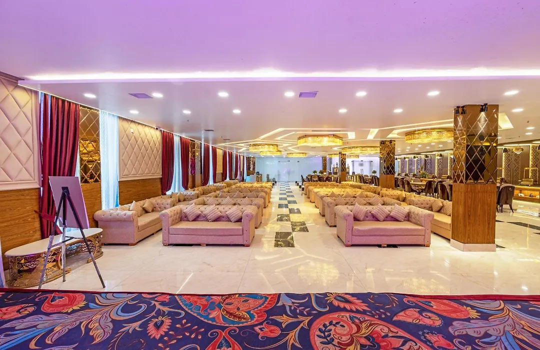 Hotel Holiday Grand-1