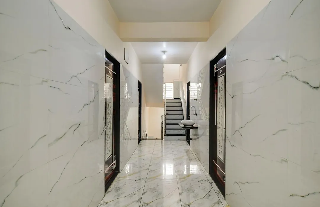 Hotel O Shree Radhey-1