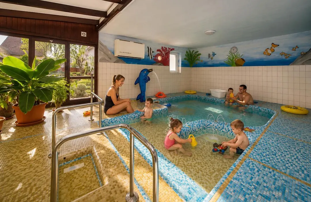 Hotel Piroska-1