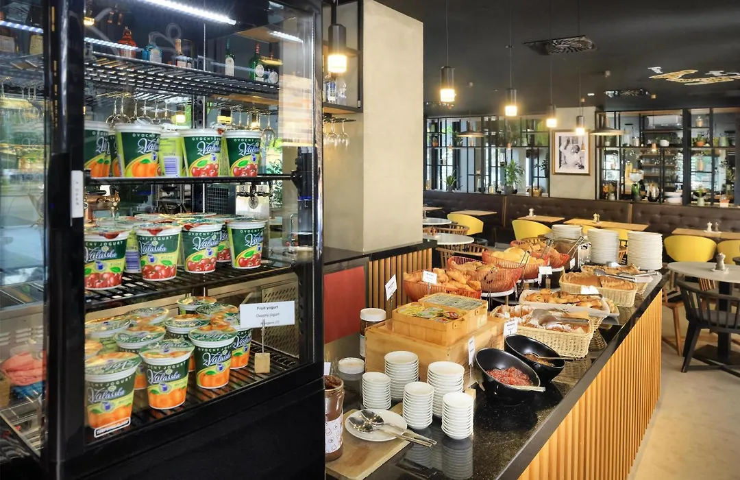 Park Inn By Radisson Danube Bratislava-1