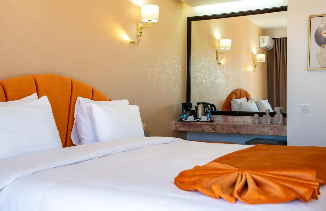 Intouriste Hotel&Suites-1