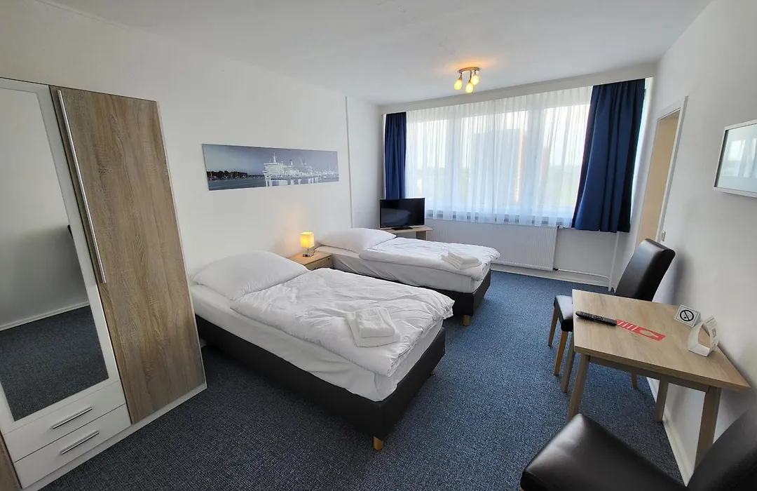 Hotel&Gästehaus Rostock Lütten Klein-1