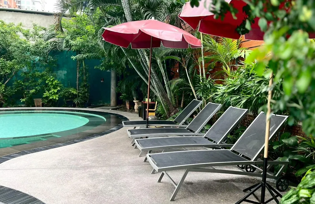 Manhattan Hotel Bangkok-1