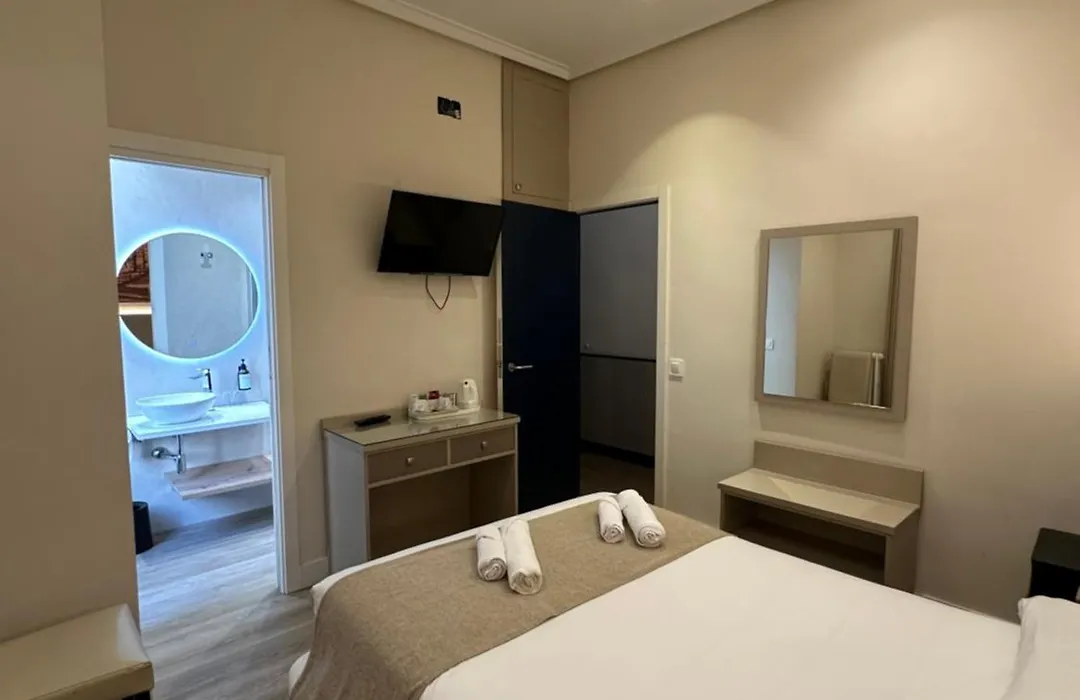 Hostal Atocha Almudena Martin-1