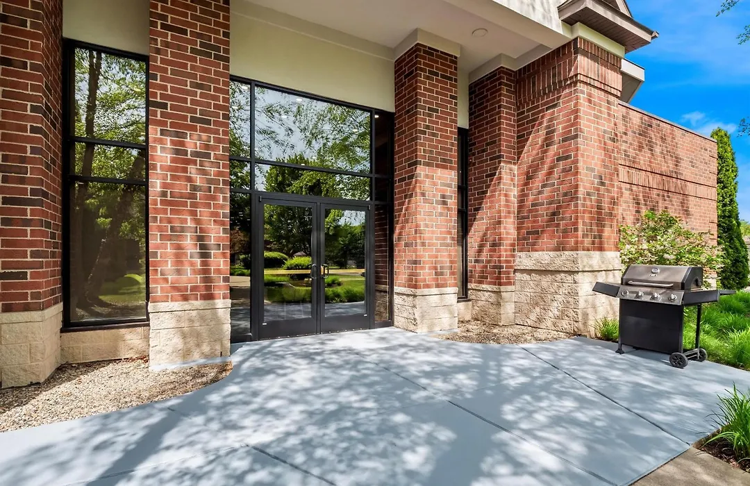 Hampton Inn & Suites East Lansing-1