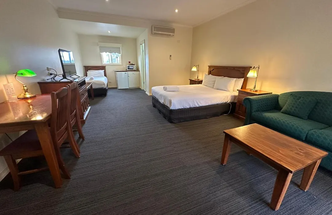 Crystal Inn-1